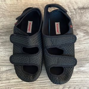Lesvago velcro shoes